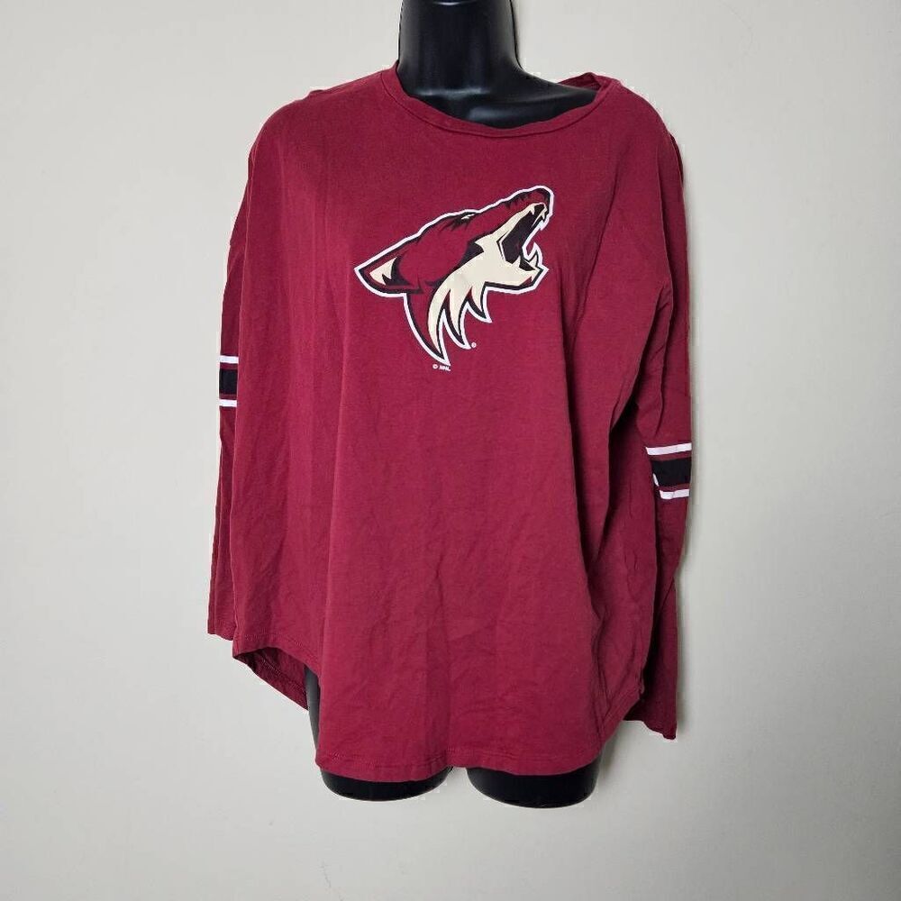 NHL Coyotes Long Sleeved Shirt